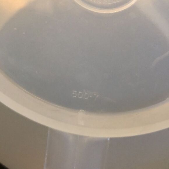 Vintage Tupperware Mix N Store 8 Cup Pitcher w/Top #500-7 - Picture 4 of 4